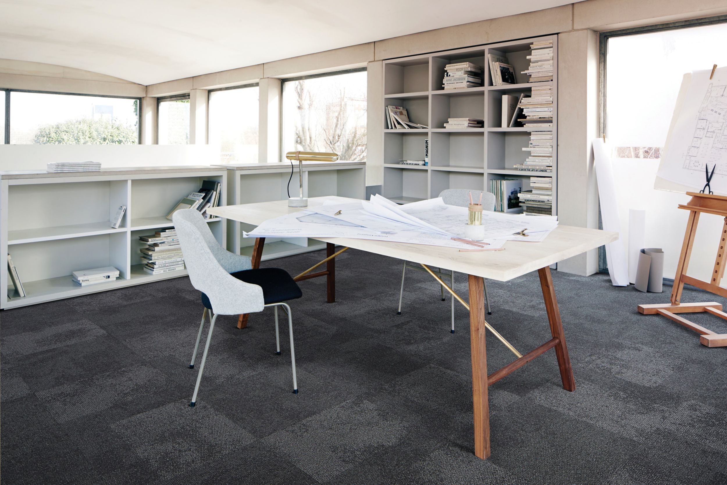 Interface Composure carpet tile with white table and architectural drawings afbeeldingnummer 6